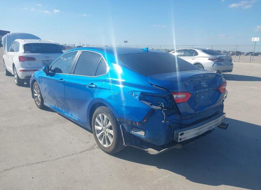 Photo 3 of 2019 Toyota Camry LE (VIN 4T1B11HK6KU236855)