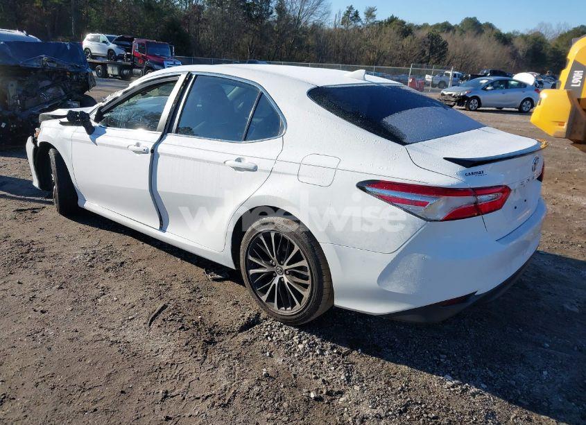 Photo 3 of 2019 Toyota Camry LE (VIN 4T1B11HK6KU247578)