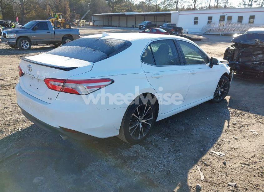 Photo 4 of 2019 Toyota Camry LE (VIN 4T1B11HK6KU247578)