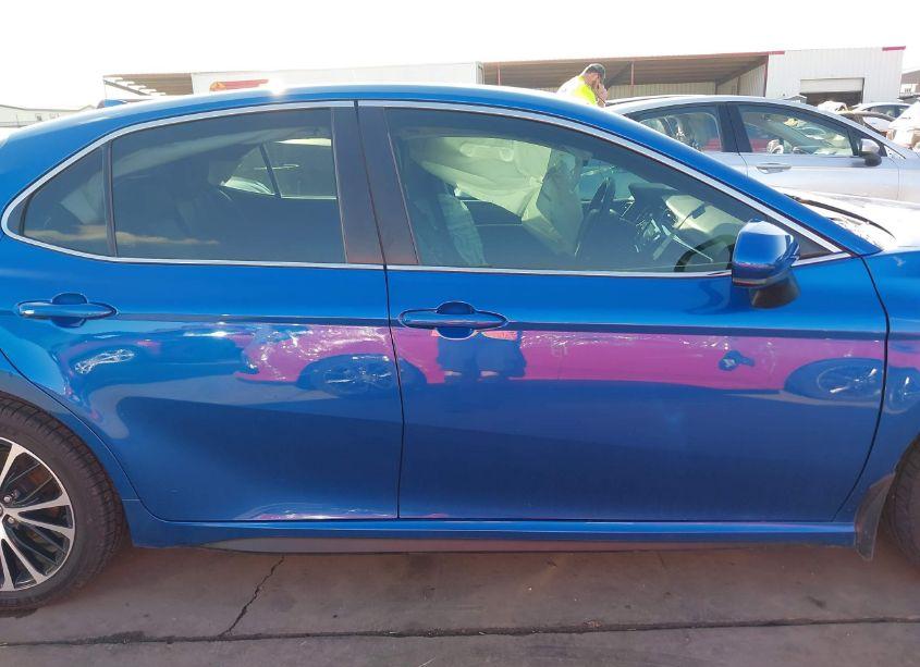 Photo 13 of 2019 Toyota Camry SE (VIN 4T1B11HK6KU292696)