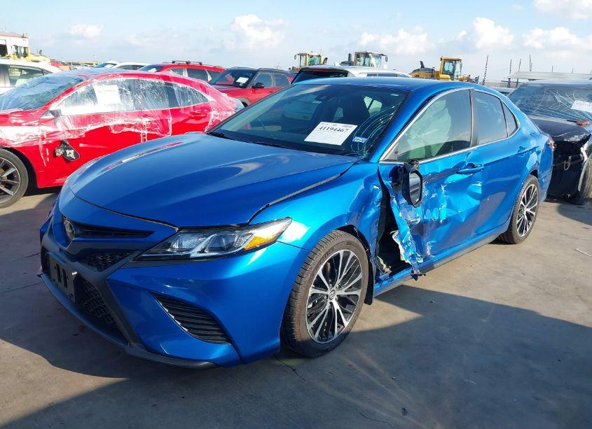 Photo 2 of 2019 Toyota Camry SE (VIN 4T1B11HK6KU292696)