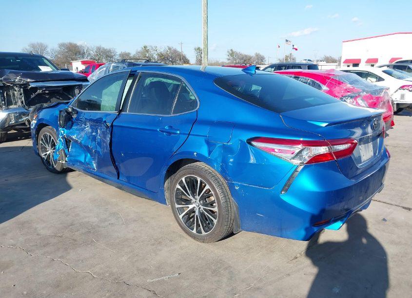 Photo 3 of 2019 Toyota Camry SE (VIN 4T1B11HK6KU292696)