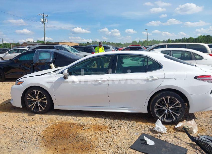Photo 14 of 2019 Toyota Camry SE (VIN 4T1B11HK6KU297252)
