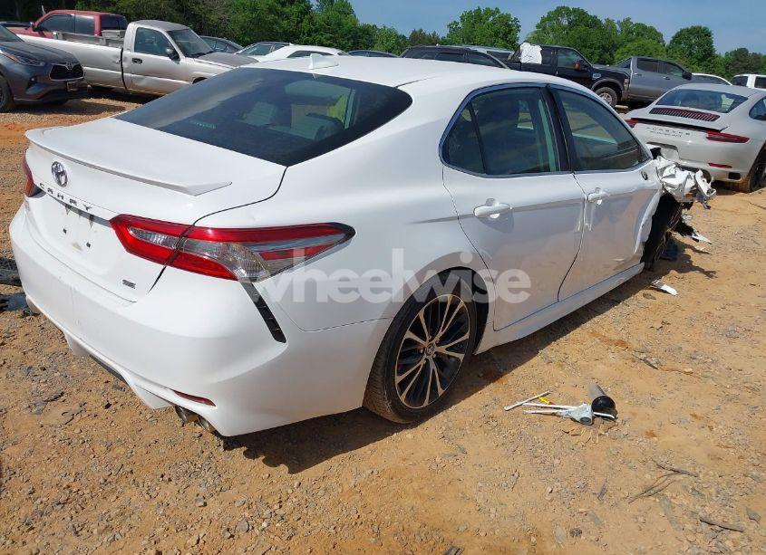 Photo 4 of 2019 Toyota Camry SE (VIN 4T1B11HK6KU297252)