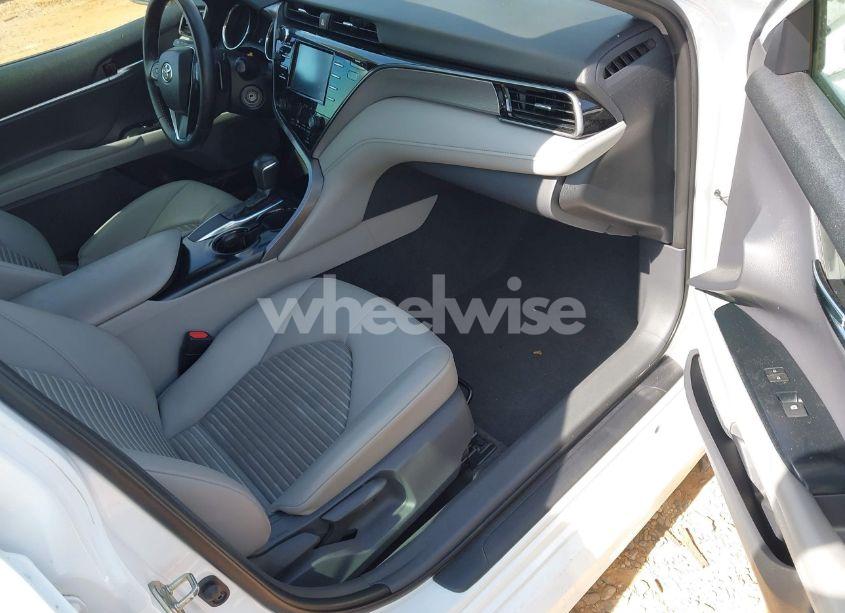 Photo 5 of 2019 Toyota Camry SE (VIN 4T1B11HK6KU297252)