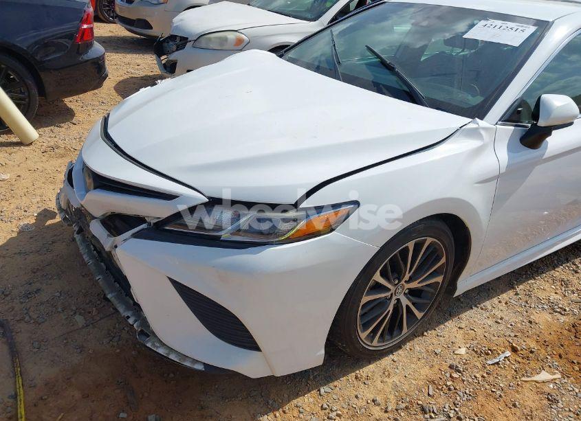 Photo 6 of 2019 Toyota Camry SE (VIN 4T1B11HK6KU297252)