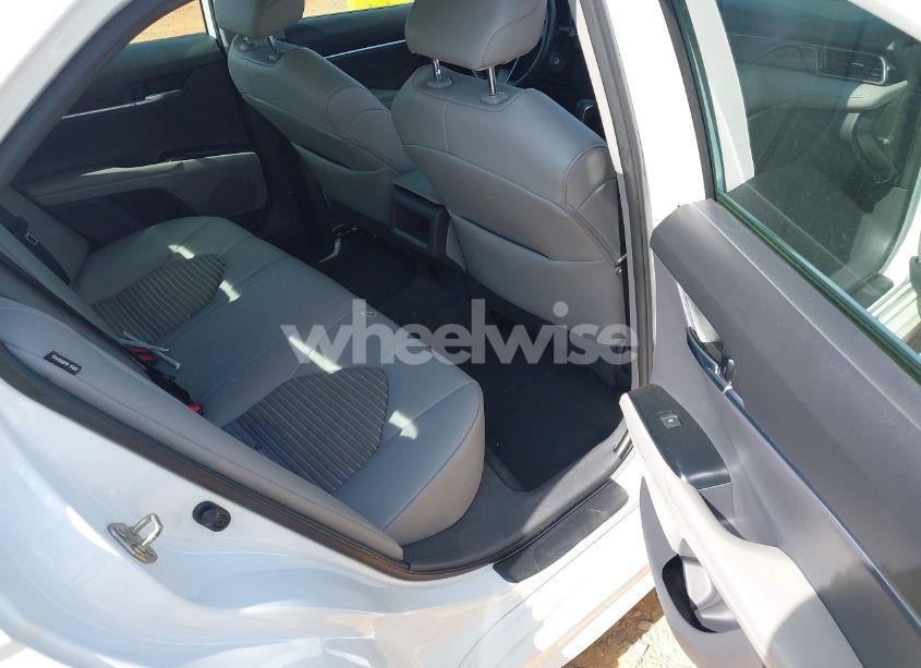 Photo 8 of 2019 Toyota Camry SE (VIN 4T1B11HK6KU297252)