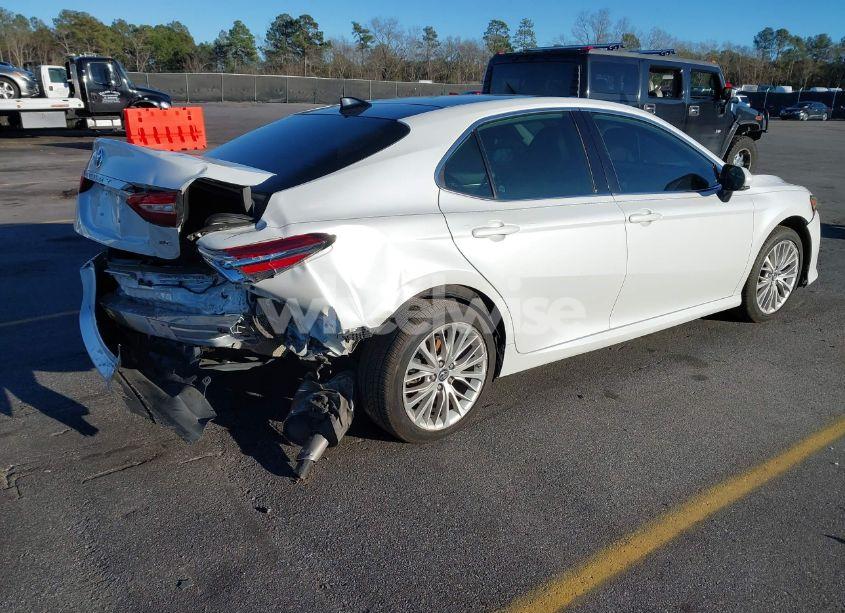 Photo 4 of 2019 Toyota Camry XLE (VIN 4T1B11HK6KU685033)