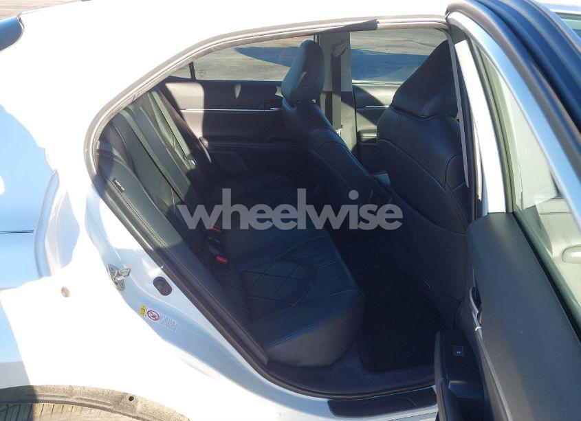 Photo 8 of 2019 Toyota Camry XLE (VIN 4T1B11HK6KU685033)