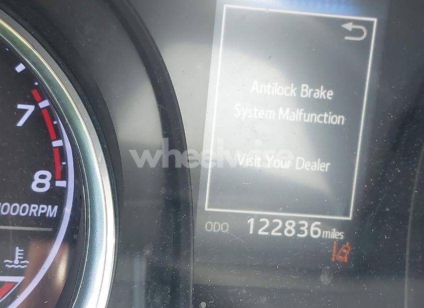 Photo 16 of 2019 Toyota Camry SE (VIN 4T1B11HK6KU692080)