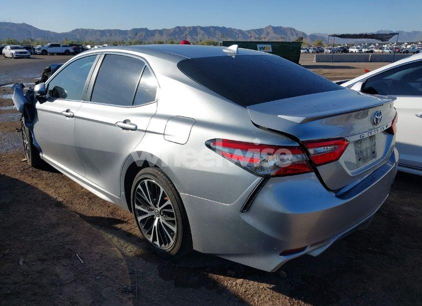 Photo 3 of 2019 Toyota Camry SE (VIN 4T1B11HK6KU692080)