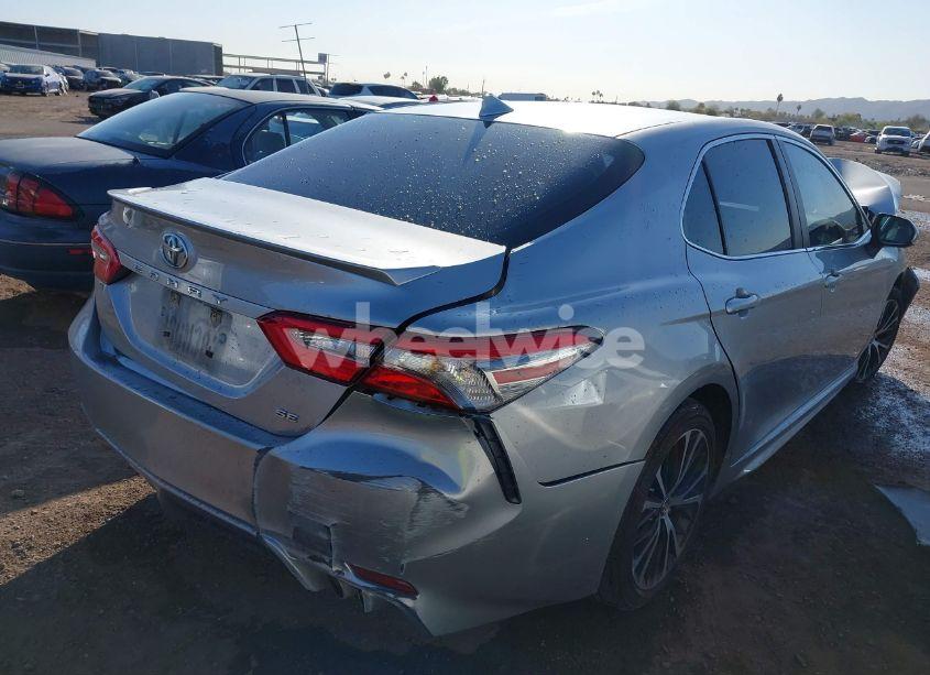 Photo 4 of 2019 Toyota Camry SE (VIN 4T1B11HK6KU692080)