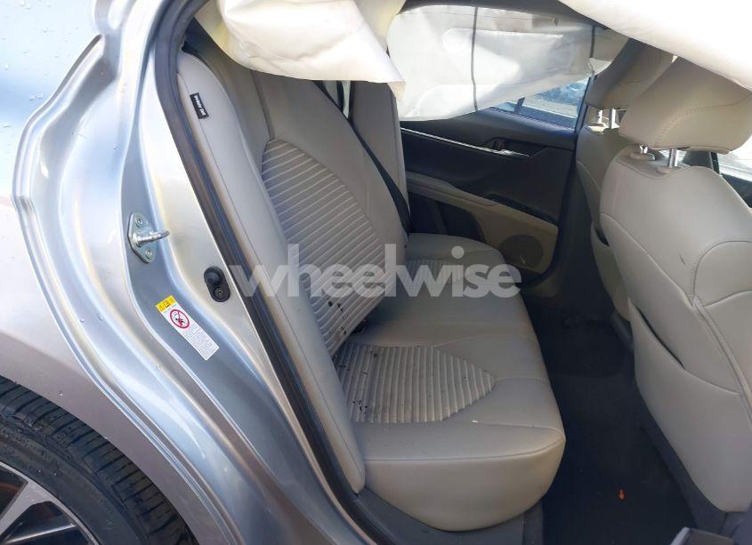 Photo 8 of 2019 Toyota Camry SE (VIN 4T1B11HK6KU692080)