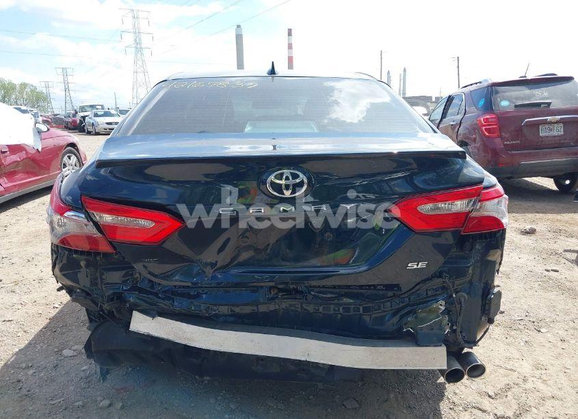 Photo 17 of 2019 Toyota Camry SE (VIN 4T1B11HK6KU695657)