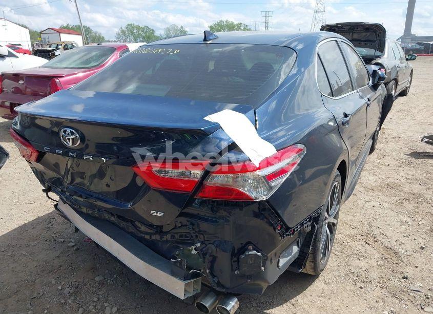 Photo 4 of 2019 Toyota Camry SE (VIN 4T1B11HK6KU695657)