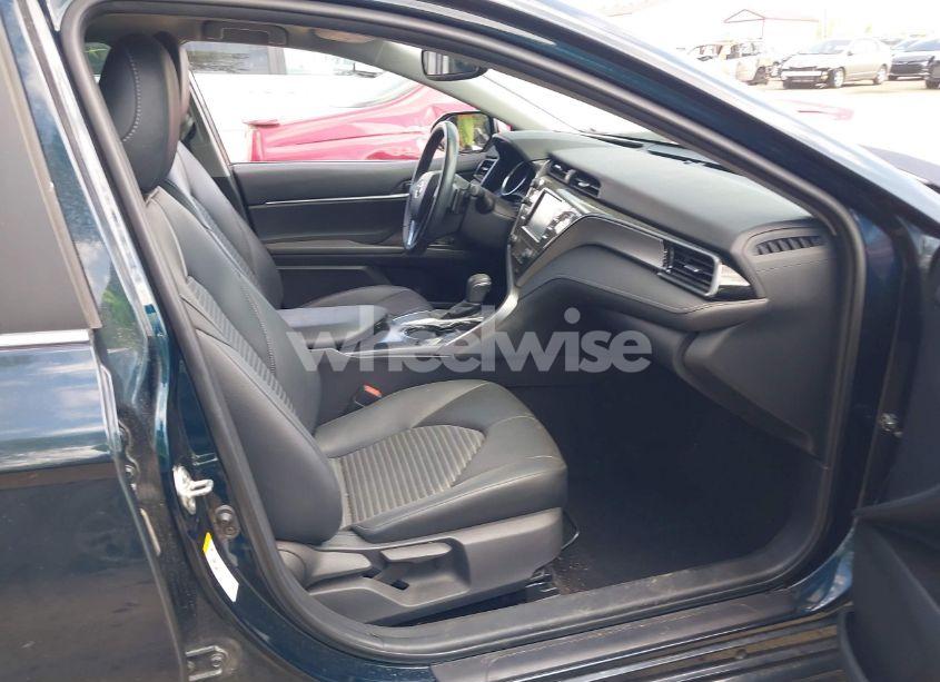 Photo 5 of 2019 Toyota Camry SE (VIN 4T1B11HK6KU695657)