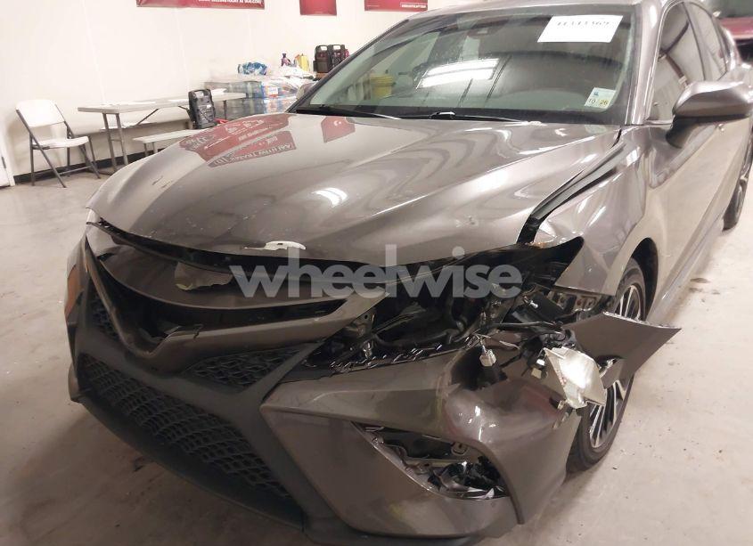 Photo 12 of 2019 Toyota Camry SE (VIN 4T1B11HK6KU697036)