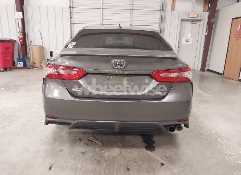 Photo 17 of 2019 Toyota Camry SE (VIN 4T1B11HK6KU697036)