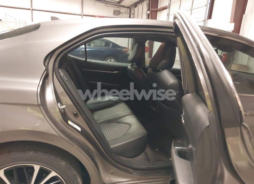 Photo 8 of 2019 Toyota Camry SE (VIN 4T1B11HK6KU697036)