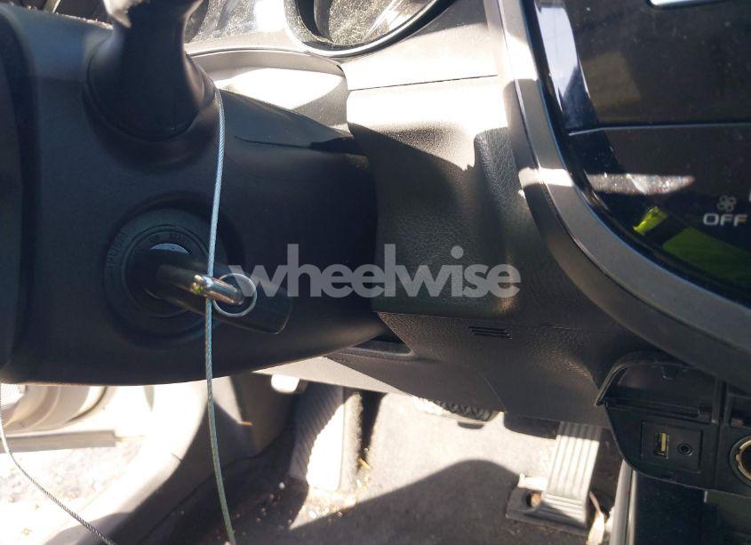 Photo 11 of 2019 Toyota Camry LE (VIN 4T1B11HK6KU702509)