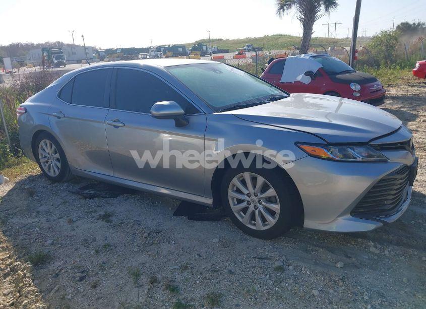 Photo 13 of 2019 Toyota Camry LE (VIN 4T1B11HK6KU702509)