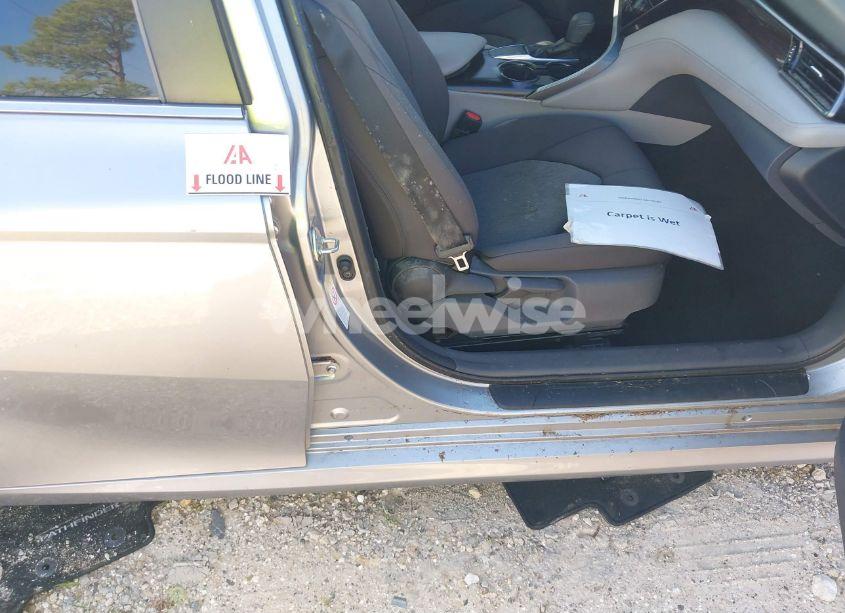 Photo 6 of 2019 Toyota Camry LE (VIN 4T1B11HK6KU702509)