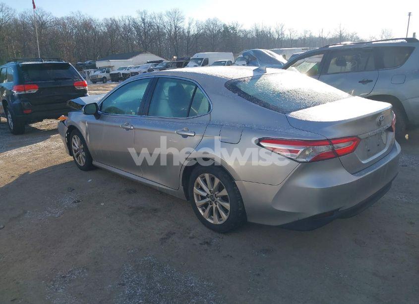 Photo 3 of 2019 Toyota Camry LE (VIN 4T1B11HK6KU703448)