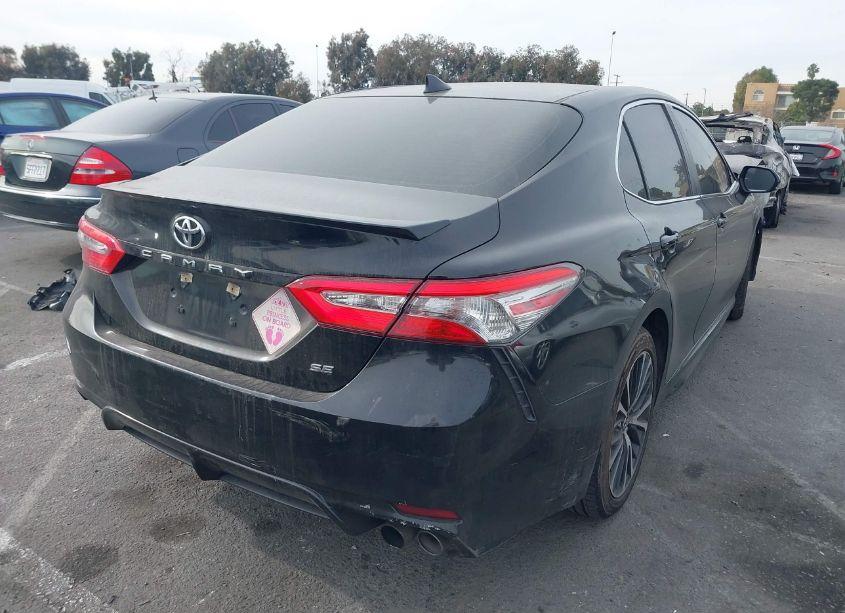Photo 4 of 2019 Toyota Camry SE (VIN 4T1B11HK6KU712862)