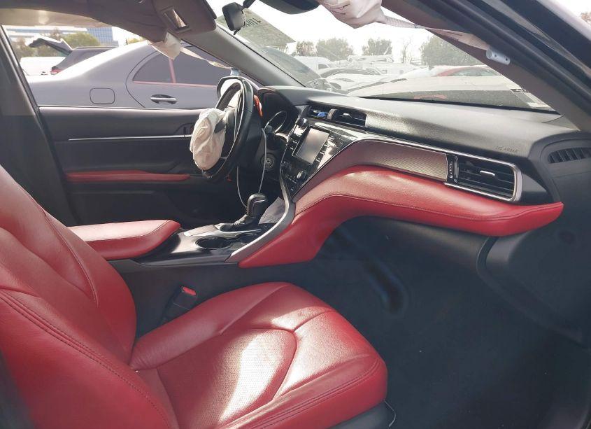 Photo 5 of 2019 Toyota Camry SE (VIN 4T1B11HK6KU712862)