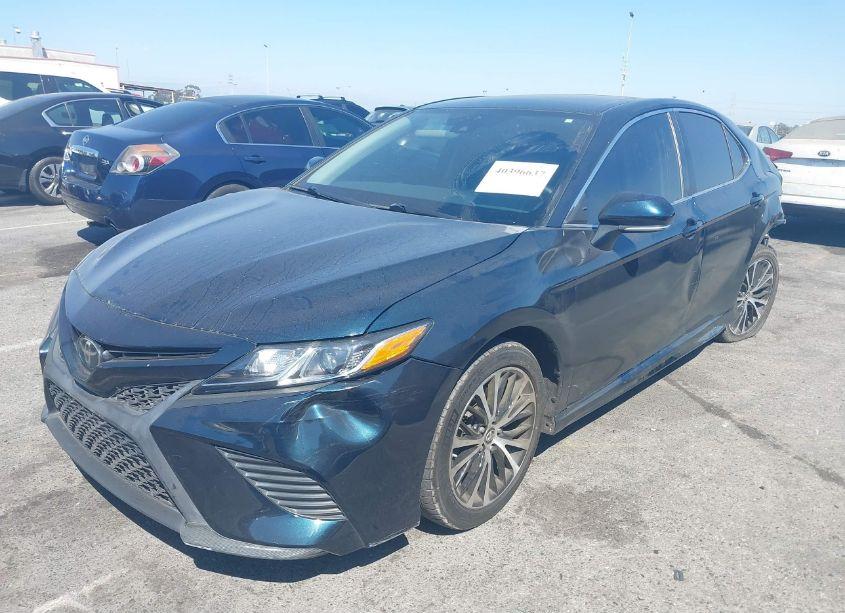 Photo 2 of 2019 Toyota Camry SE (VIN 4T1B11HK6KU719231)