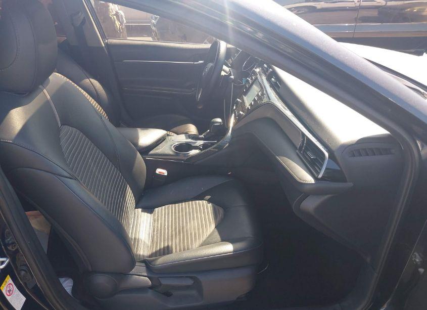 Photo 5 of 2019 Toyota Camry SE (VIN 4T1B11HK6KU719231)