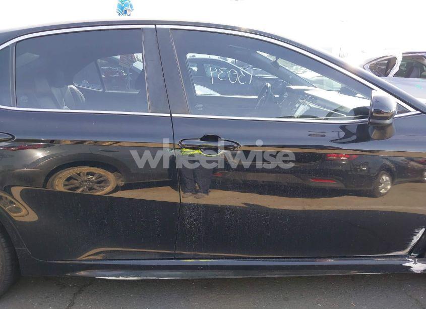 Photo 13 of 2019 Toyota Camry SE (VIN 4T1B11HK6KU722274)