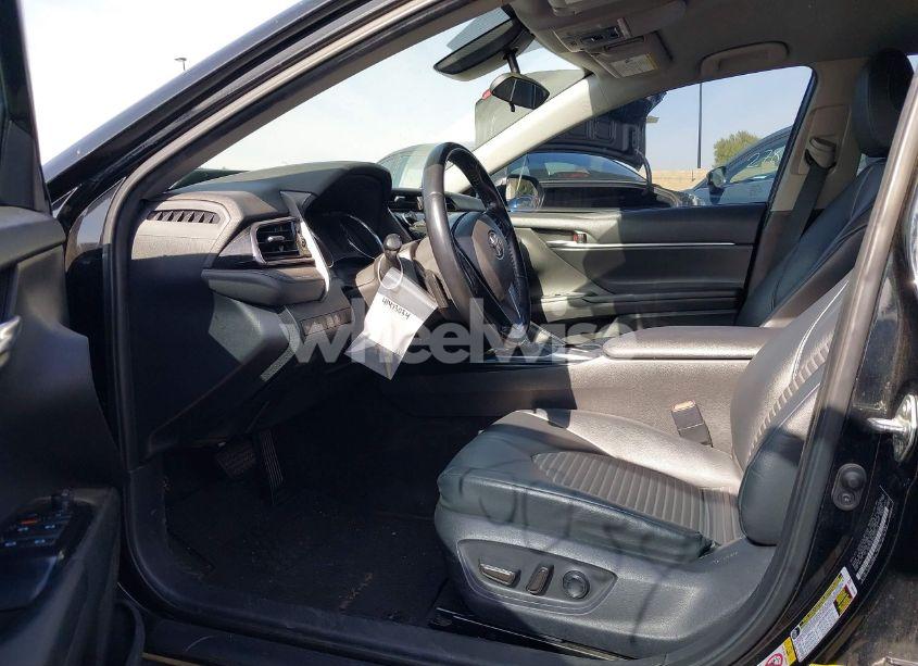 Photo 5 of 2019 Toyota Camry SE (VIN 4T1B11HK6KU722274)