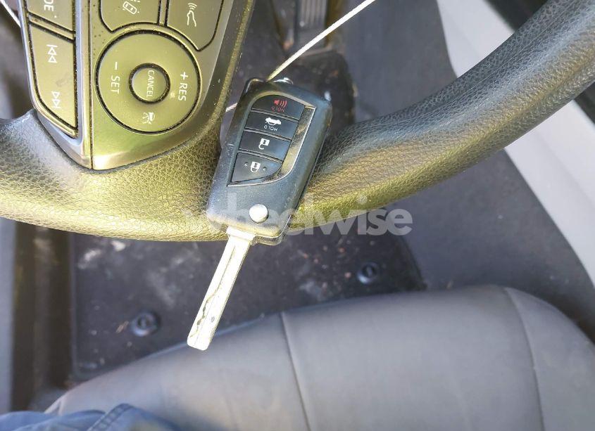 Photo 11 of 2019 Toyota Camry LE (VIN 4T1B11HK6KU725319)