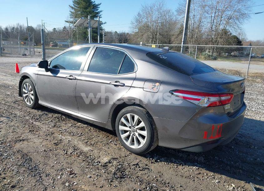 Photo 3 of 2019 Toyota Camry LE (VIN 4T1B11HK6KU725319)