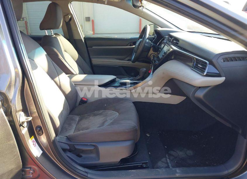 Photo 5 of 2019 Toyota Camry LE (VIN 4T1B11HK6KU725319)