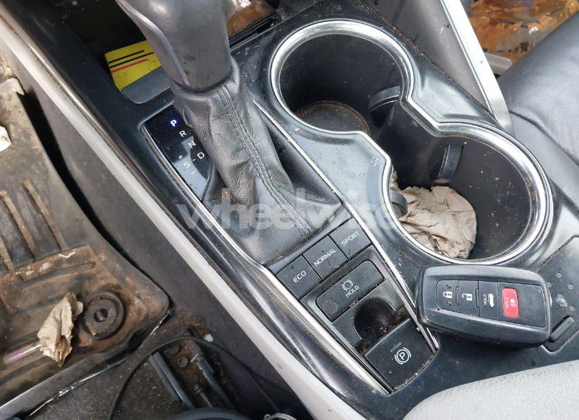 Photo 11 of 2019 Toyota Camry XLE (VIN 4T1B11HK6KU727846)