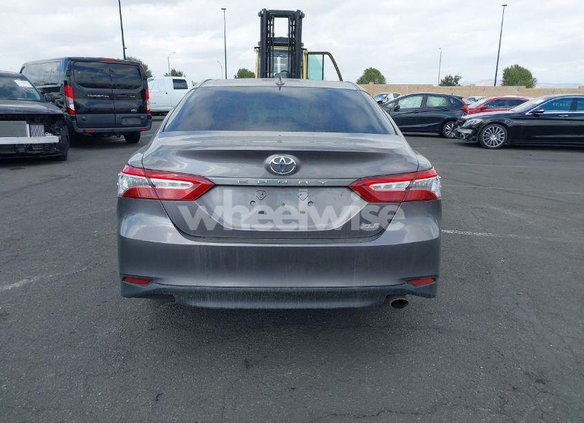 Photo 17 of 2019 Toyota Camry XLE (VIN 4T1B11HK6KU727846)