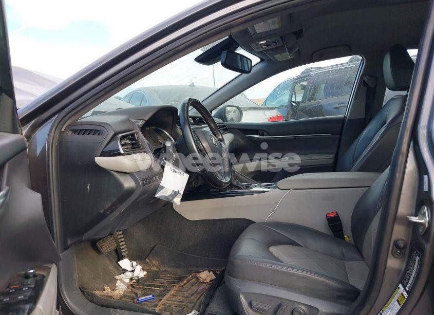 Photo 5 of 2019 Toyota Camry XLE (VIN 4T1B11HK6KU727846)