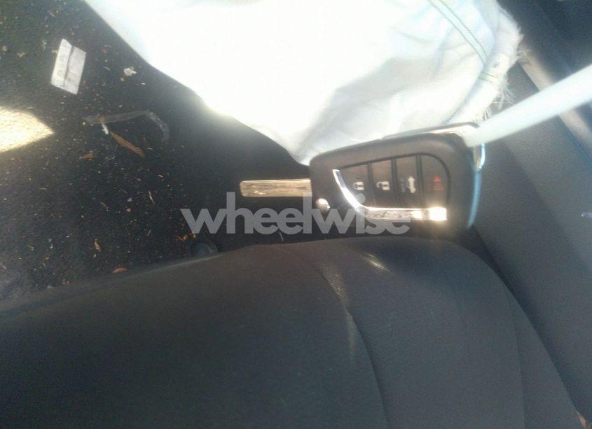 Photo 11 of 2019 Toyota Camry LE (VIN 4T1B11HK6KU728138)