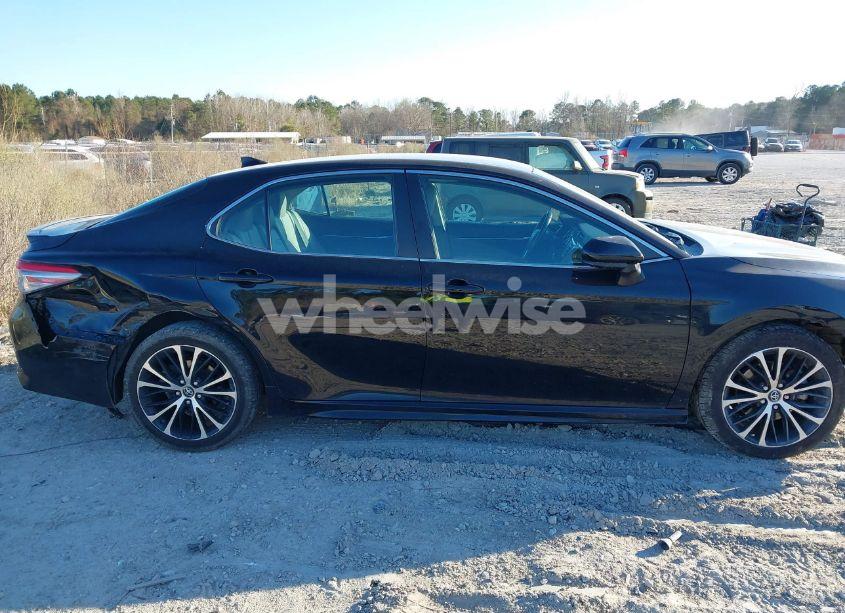 Photo 13 of 2019 Toyota Camry SE (VIN 4T1B11HK6KU755453)