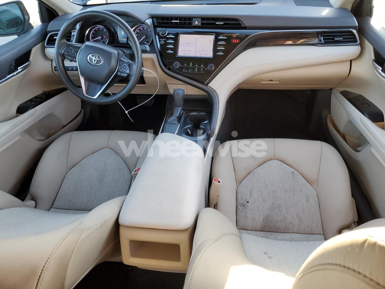 Photo 8 of 2019 TOYOTA CAMRY L (VIN 4T1B11HK6KU777601)