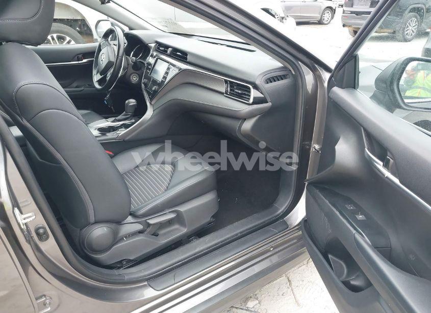 Photo 5 of 2019 Toyota Camry SE (VIN 4T1B11HK6KU785388)