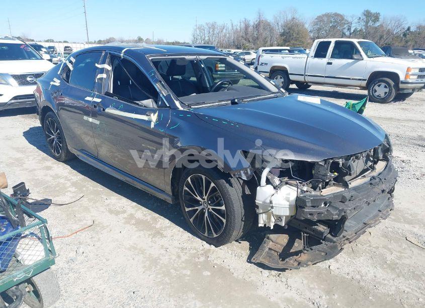 2019 Toyota Camry SE (VIN 4T1B11HK6KU795502) main photo