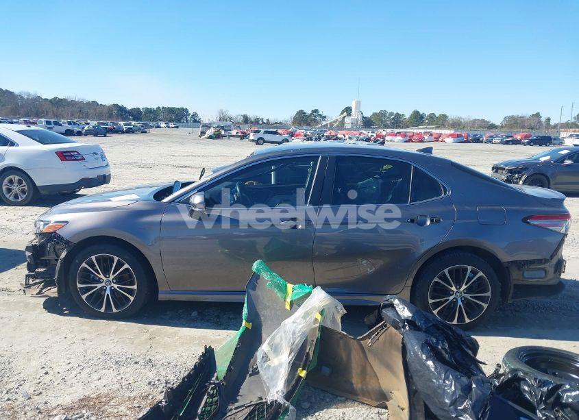 Photo 15 of 2019 Toyota Camry SE (VIN 4T1B11HK6KU795502)