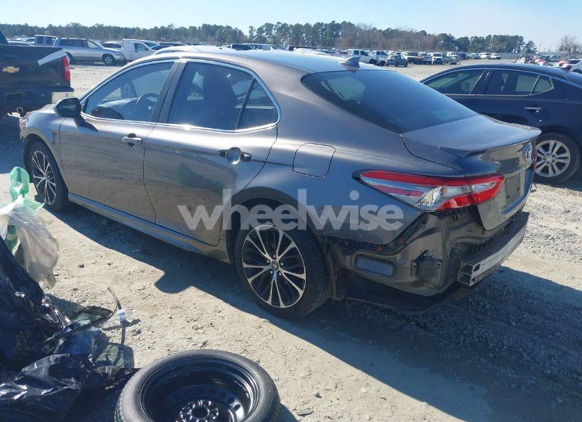 Photo 3 of 2019 Toyota Camry SE (VIN 4T1B11HK6KU795502)