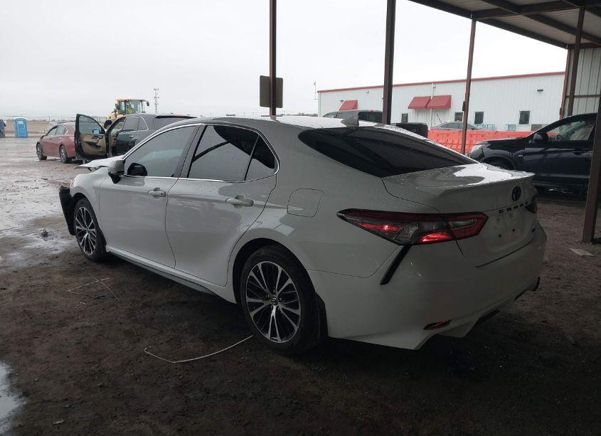 Photo 3 of 2019 Toyota Camry SE (VIN 4T1B11HK6KU799324)