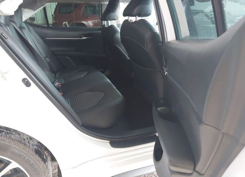 Photo 8 of 2019 Toyota Camry SE (VIN 4T1B11HK6KU799324)