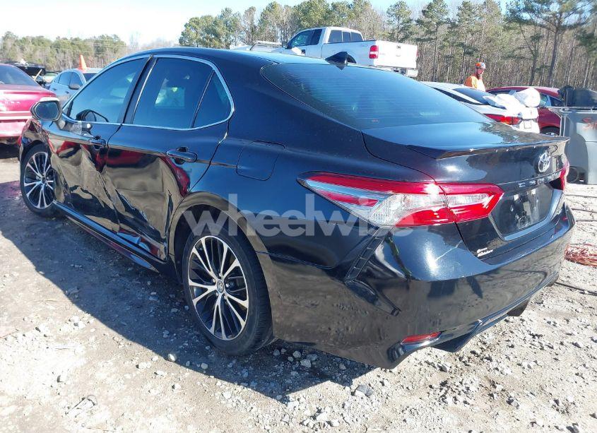 Photo 3 of 2019 Toyota Camry SE (VIN 4T1B11HK6KU816414)
