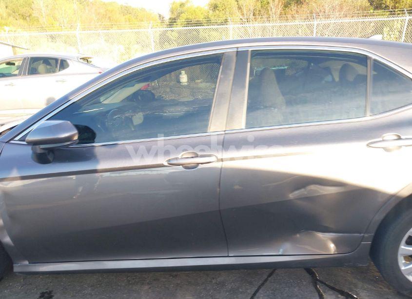 Photo 15 of 2019 Toyota Camry LE (VIN 4T1B11HK6KU826019)